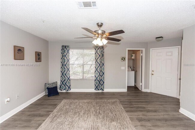 Building Photo - 623 Dory Ln