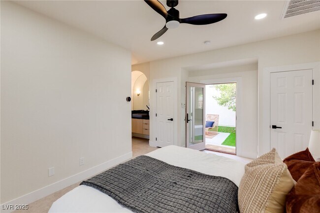 Building Photo - 12024 Whitehills St