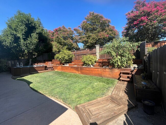 Building Photo - Nice 3 bedroom family home for rent in great Rocklin location