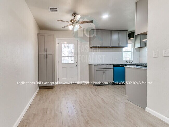 Building Photo - Charming Mid Norman 3 Bed 2 Bath Home!