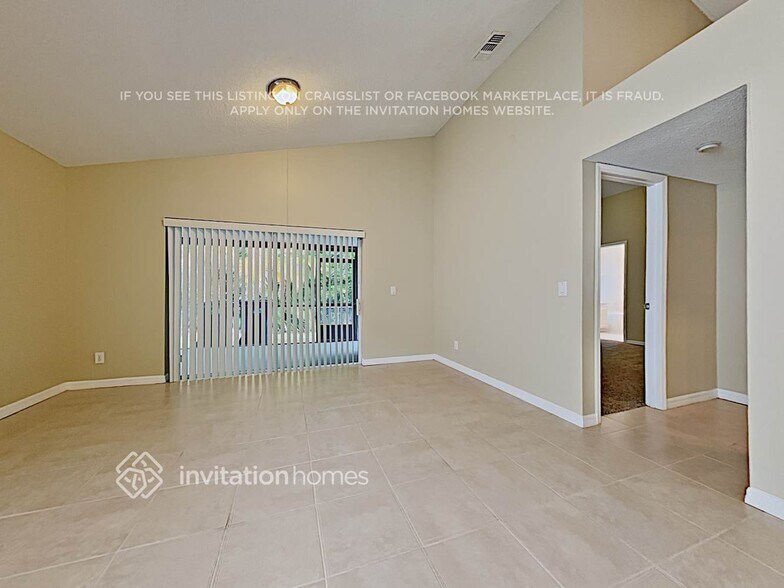 Building Photo - 13835 Valleybrooke Ln