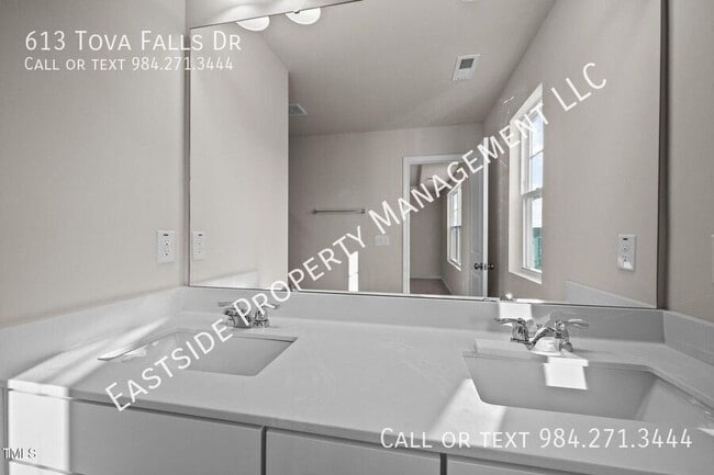 Building Photo - 613 Tova Fls Dr