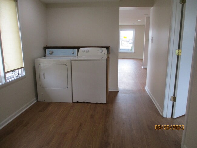 Building Photo - 4215 W 87th St