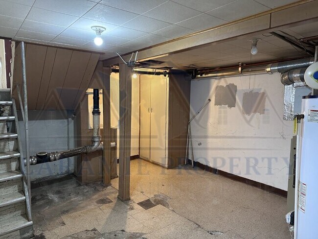 Building Photo - 911 S 9th St