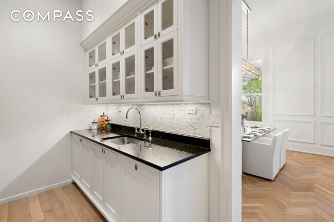 Building Photo - 1 Central Park S