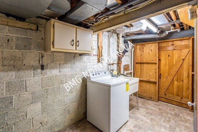 Building Photo - 2300 N Buchanan St