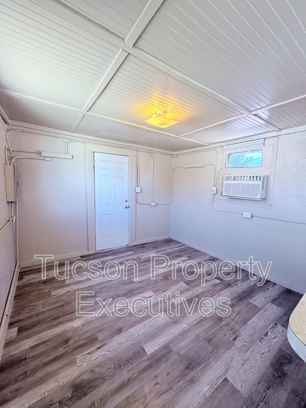 Building Photo - 234 E 32nd St