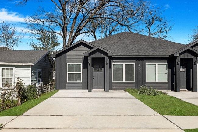 Building Photo - 4651 Mallow St