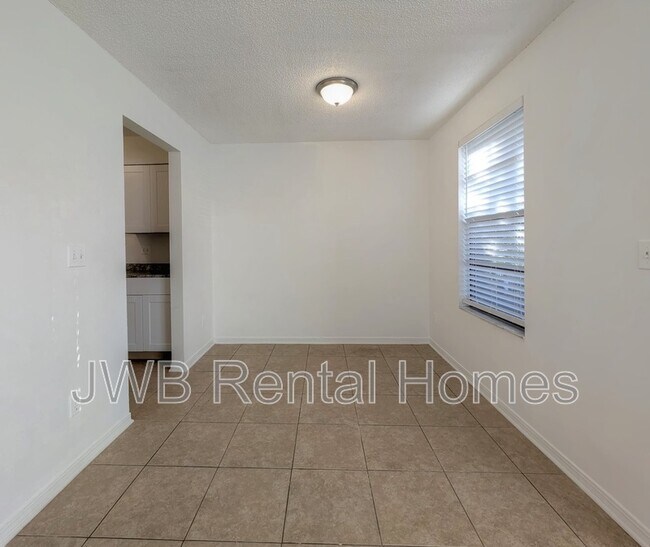 Building Photo - 476 Bentwood Ln