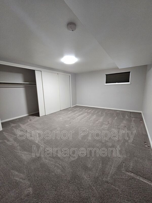 Building Photo - 610 Vista Ln