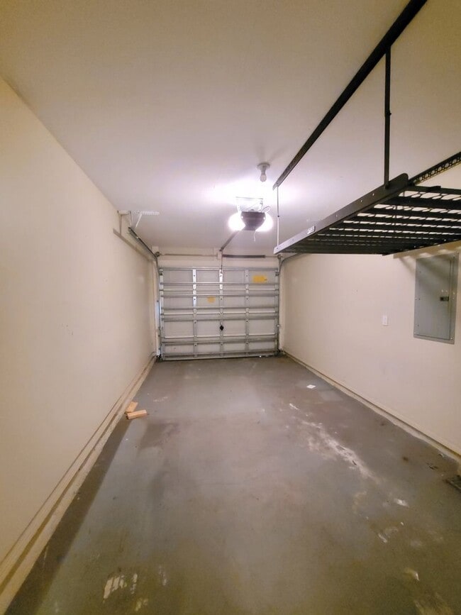 Building Photo - 7802 Heirloom Dr