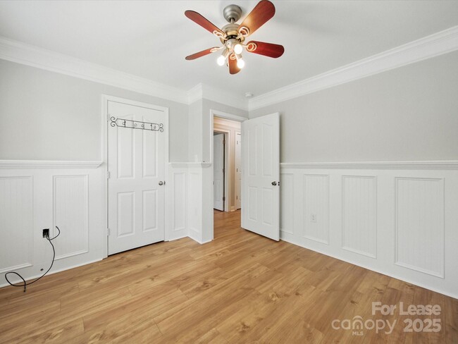 Building Photo - 5203 Grays Ridge Dr