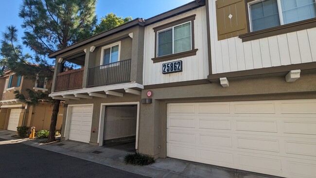 Building Photo - Large condo available for rent