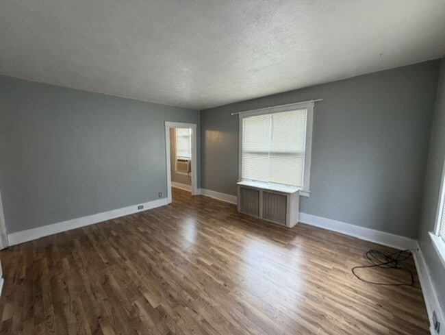 Building Photo - 256 Mabrick Ave