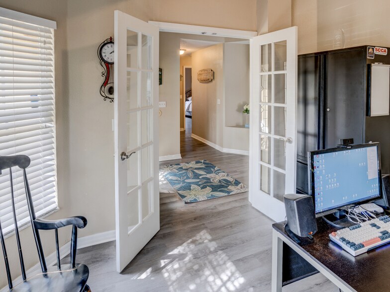 Building Photo - 731 Lake Clark Ct