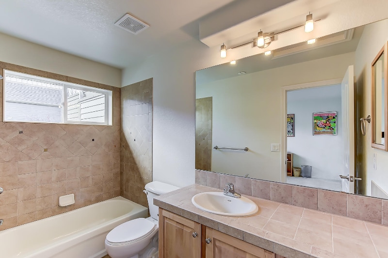 Building Photo - 440 Laramie Blvd