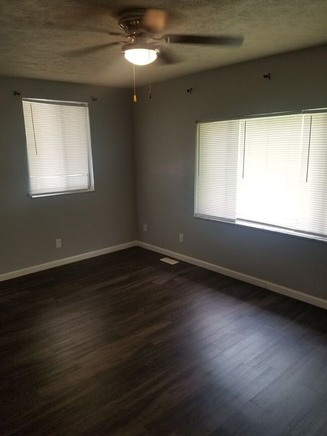 Building Photo - Coming Soon Two Bedroom One Bathroom Home Near E Raymond St & S Sherman Dr