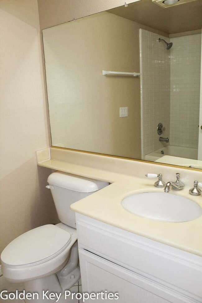 Building Photo - 2BR/2BATH Ground level Condo in La Costa Alta. 1 Car Garage! Community pool! Water/trash Included!