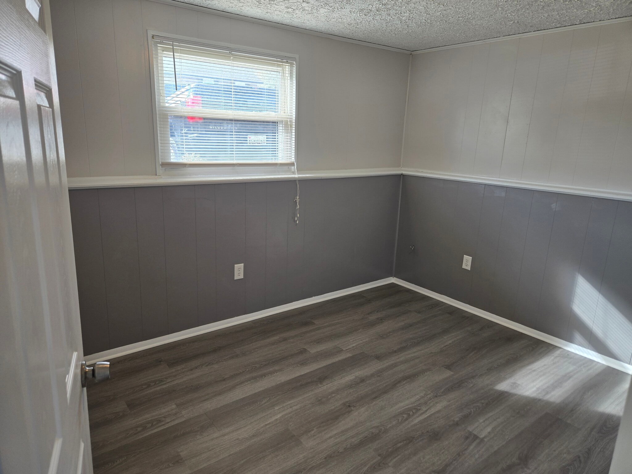 Building Photo - 554 Logan St