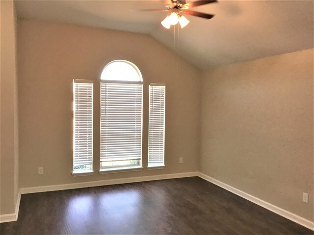 Building Photo - 6201 Winter Park Ln