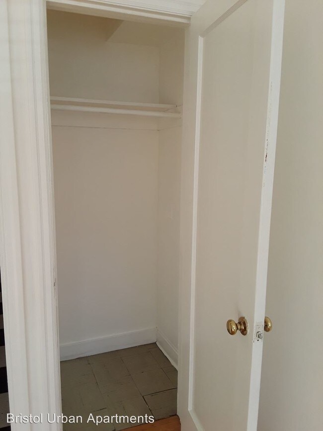 Building Photo - 727 NE Schuyler St