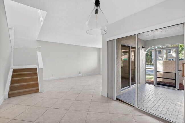 Building Photo - 6695 Via Regina