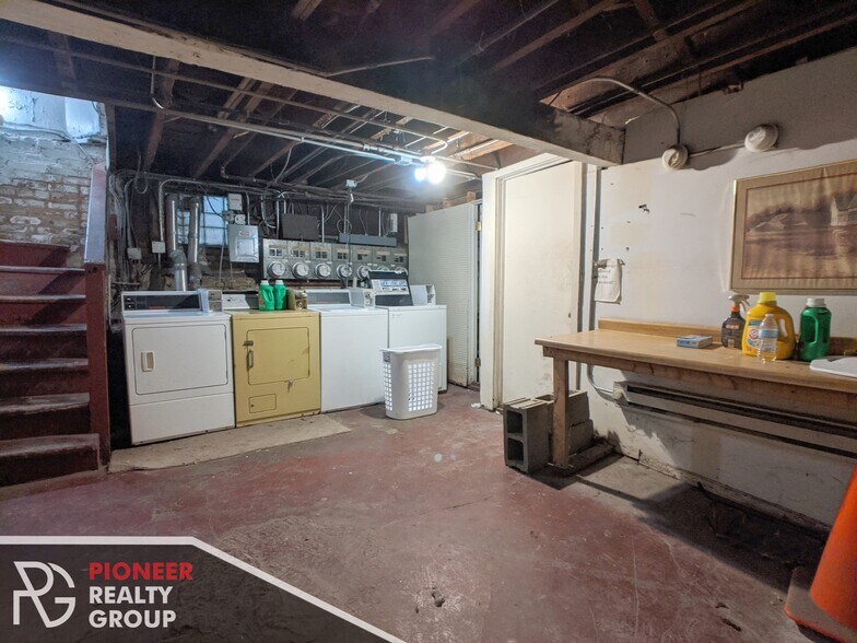 Building Photo - 3542 N Halsted St