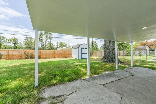 Building Photo - 5514 Vickita Dr