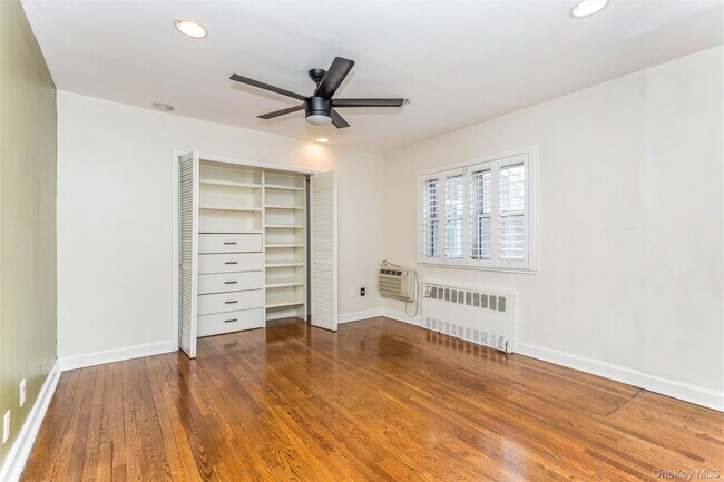 Building Photo - 183 Drake Ave