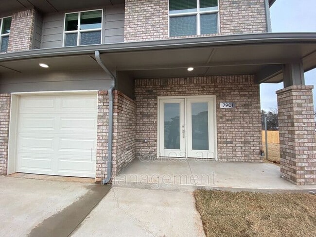 Building Photo - 7901 NW 135th Terrace