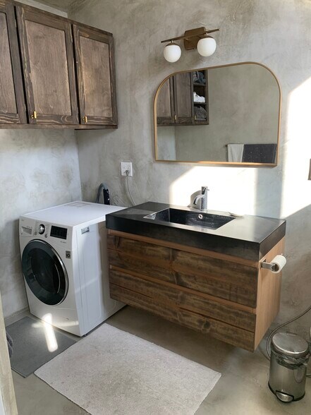 Building Photo - 6215 Monterey Rd