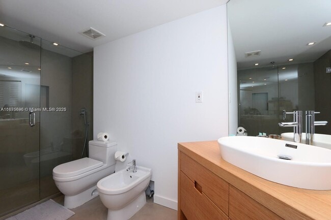 Building Photo - 1900 Sunset Harbour Dr