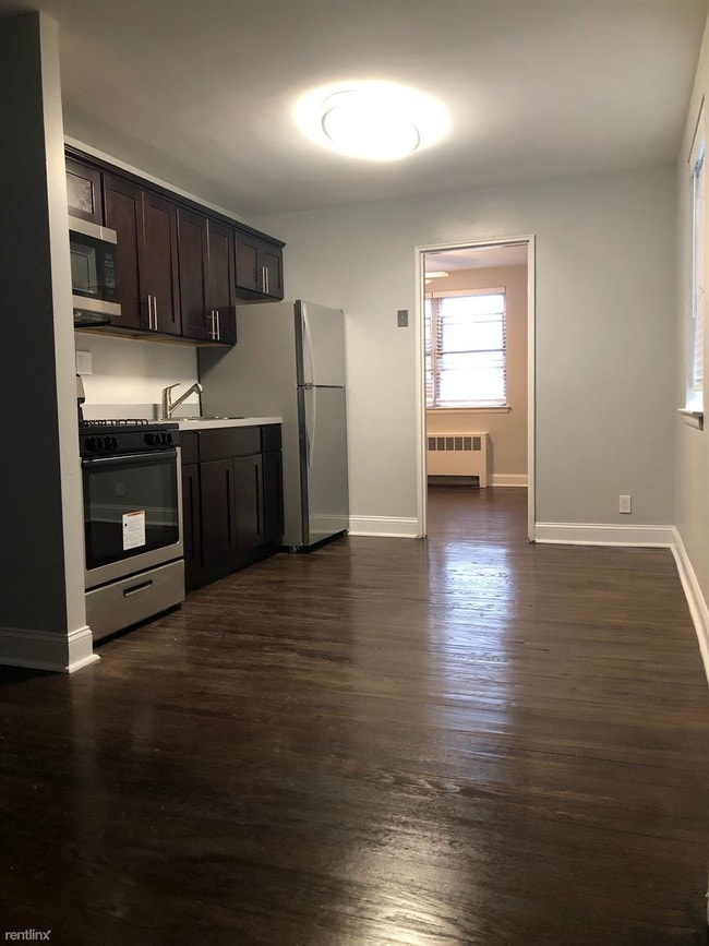 Building Photo - 1 br, 1 bath  - 6736 Rising Sun Ave 6738-2