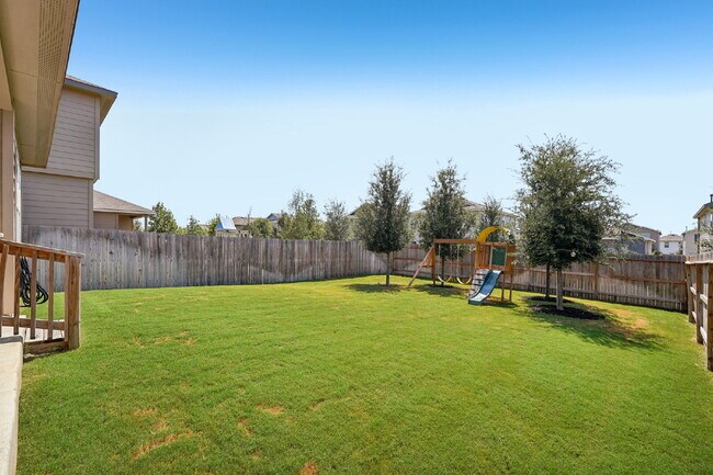 Building Photo - "Rent to Own this Charming 3-Bed Oasis with 18 month lease!*"