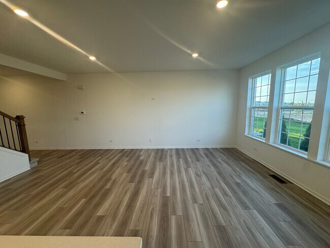 Building Photo - 2605 Dundee Dr