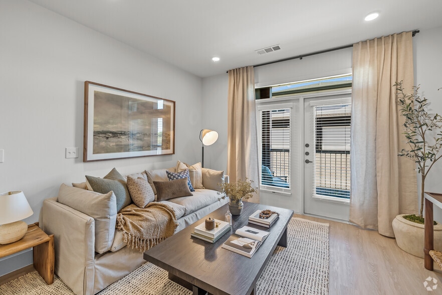 1BR, 1BA - 790SF - Living Room - The Dawson on 360