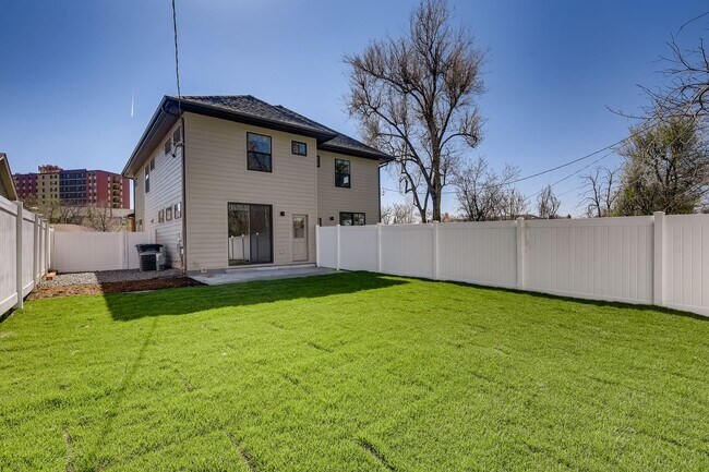 Building Photo - 863 Winona Ct