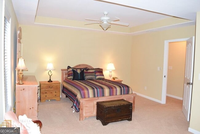 Building Photo - 45 Greenview Dr