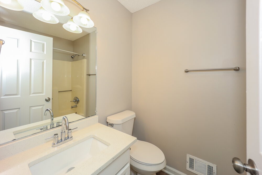 Building Photo - 1604 Carriage Hills Dr