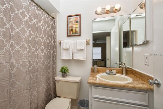 Building Photo - 4160 Pershing Pointe Pl