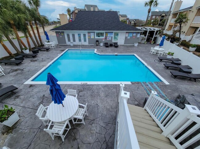 Building Photo - 3506 Cove View Blvd
