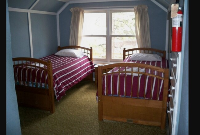 Building Photo - Furnished Seasonal or Long term  for 8 ppl. near heavenly Avail. 04/15/26!