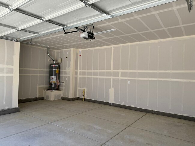 Building Photo - 324 Cattail Cir