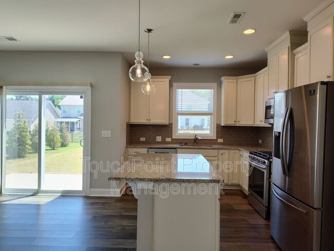 Building Photo - 170 Pine Eagle Dr