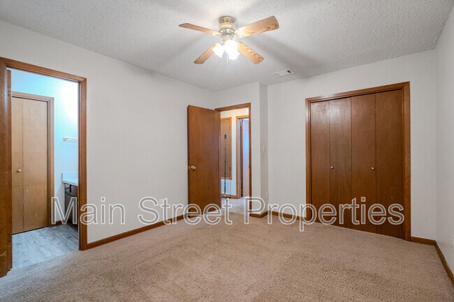 Building Photo - 8060 Winodee Rd