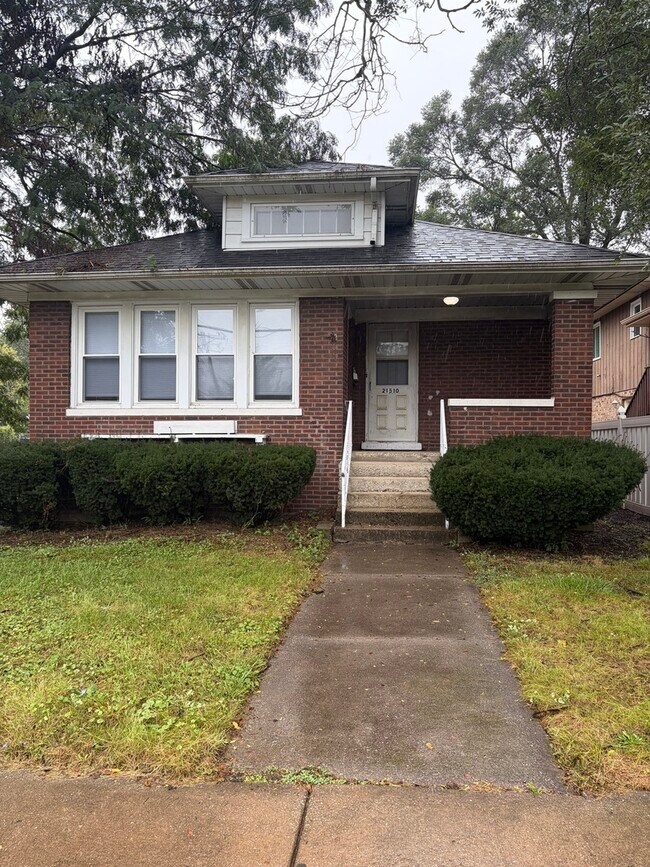 Building Photo - 21510 Maple St