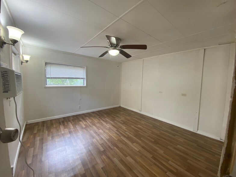 Building Photo - 117 Lucy Ln