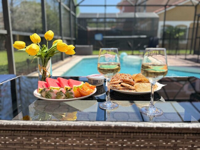 Building Photo - 4735 Vero Beach Pl