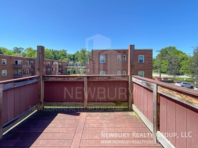 Building Photo - 104 W Steuben St