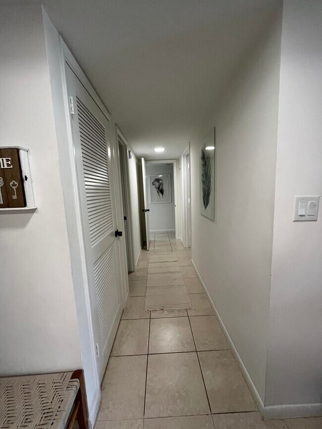 Building Photo - 2307 S Cypress Bend Dr